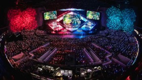 LPL冒泡赛中单选手表现引热议：对线被压制团战零作用，生死局露露选择争议巨大