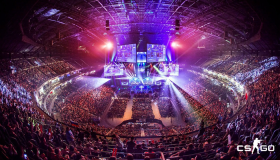 突发状况：多名选手反映比赛服务器出现卡顿，赛事方紧急排查。